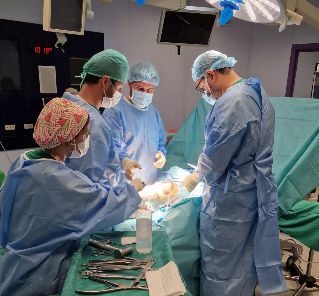 Cirugía del Dr. DIEGO ALBERTO SANCHEZ CRUZ en Imatde Arthrosport. Beca Viajera ACCART ( Asociación Colombiana de Artroscopia, Reconstrucción articular y Traumatología Deportiva ) - AEA ( Asociación Española de Artroscopia )